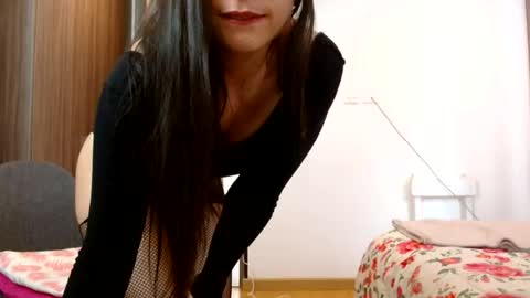 Snapshot of _mia_angel17 chatting on 06/22/26, 06:16 MIA online show from 06/22/26, 06:16