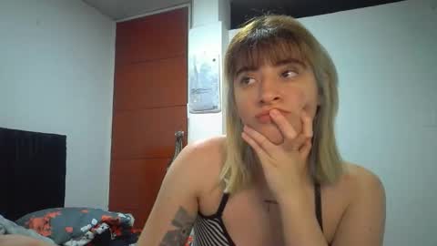 Mia-foster online show from 04/04/26, 02:32