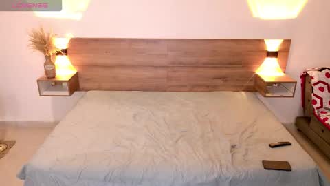 Mia online show from 03/08/26, 10:46