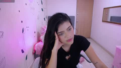 Mia online show from 02/05/25, 03:13