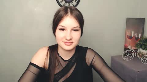 Mia online show from 03/10/25, 04:14