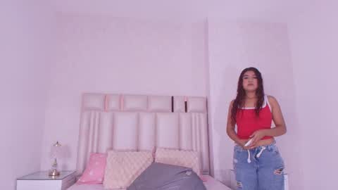 Mia  online show from 07/10/26, 11:57