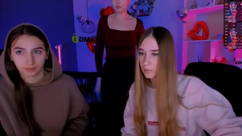 Snapshot of _mila_fire chatting on 02/26/26, 09:52 your Mila online show from 02/26/26, 09:52