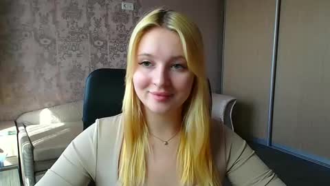 Snapshot of _mila_la_ chatting on 04/23/26, 12:29 Melanie online show from 04/23/26, 12:29