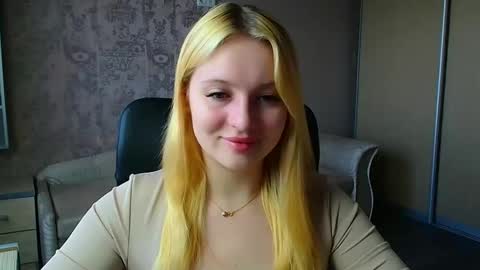 Snapshot of _mila_la_ chatting on 05/02/26, 11:04 Melanie online show from 05/02/26, 11:04