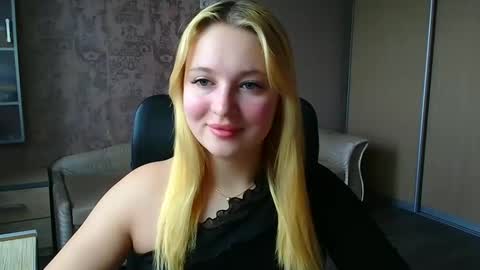 Snapshot of _mila_la_ chatting on 05/09/26, 08:41 Melanie online show from 05/09/26, 08:41