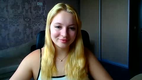 Snapshot of _mila_la_ chatting on 06/01/26, 09:22 Melanie online show from 06/01/26, 09:22
