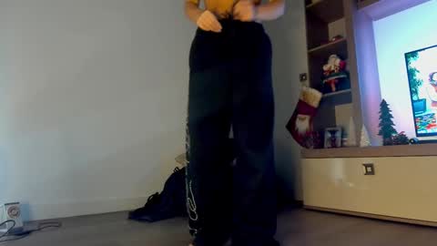 AstrideVonTeese online show from 12/21/25, 06:15