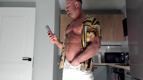 Snapshot of _miles19 chatting on 04/29/26, 10:52 _miles19 online show from 04/29/26, 10:52