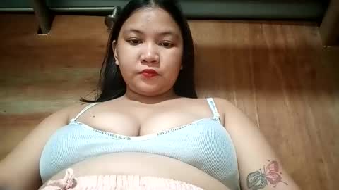 Snapshot of _milkytitsmomxx_ chatting on 04/04/26, 05:32 _milkytitsmomxx_ online show from 04/04/26, 05:32