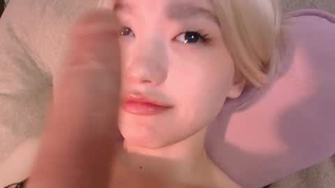 Snapshot of _milli_sun chatting on 10/22/25, 05:19 Kim online show from 10/22/25, 05:19