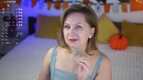 Snapshot of _million_dollarsmile chatting on 10/29/25, 10:28 _million_dollarsmile online show from 10/29/25, 10:28