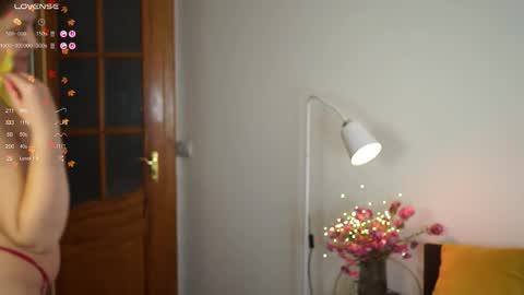 Snapshot of _million_dollarsmile chatting on 11/19/25, 07:36 _million_dollarsmile online show from 11/19/25, 07:36