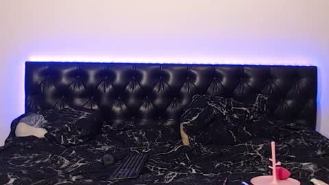 mikey and mia online show from 10/08/25, 06:05