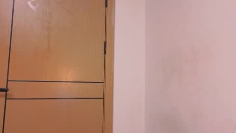 Mimi online show from 04/11/26, 09:13