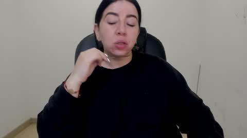 _miss_coco_ online show from 11/12/25, 01:11