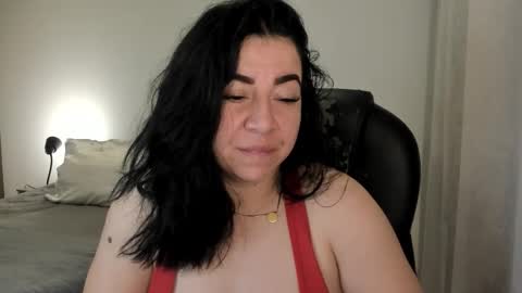 _miss_coco_ online show from 12/04/25, 11:46