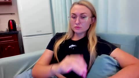 Eva online show from 09/17/25, 08:21