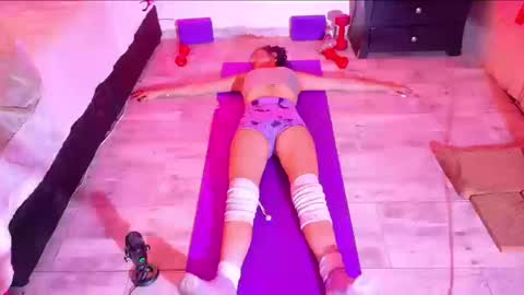 karoline uwu online show from 09/11/25, 01:49