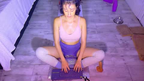 karoline uwu online show from 09/28/25, 09:09