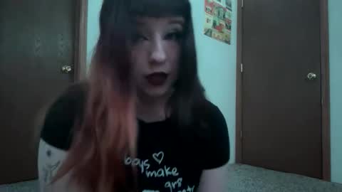 Snapshot of _miss_marie_ chatting on 11/18/25, 08:46 _miss_marie_ online show from 11/18/25, 08:46
