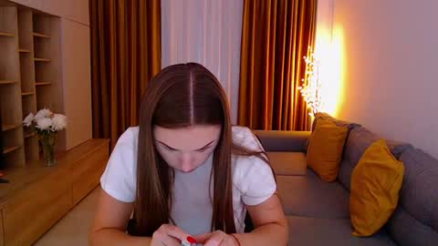 Mia online show from 10/08/25, 07:06