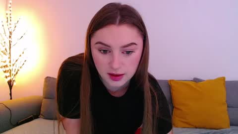 Snapshot of _miss_mia chatting on 04/18/26, 07:01 Mia online show from 04/18/26, 07:01