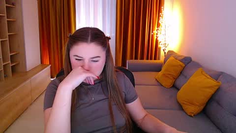 Snapshot of _miss_mia chatting on 04/23/26, 12:29 Mia online show from 04/23/26, 12:29