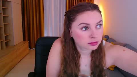 Snapshot of _miss_mia chatting on 05/10/26, 05:56 Mia online show from 05/10/26, 05:56