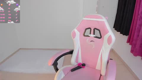 Hanna  Idependent Model   online show from 01/22/25, 03:52