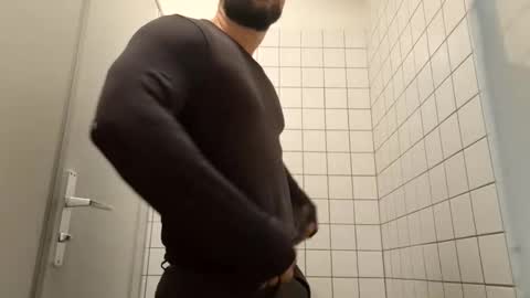 Snapshot of _misterniceguy chatting on 10/15/25, 07:41 BENJI online show from 10/15/25, 07:41