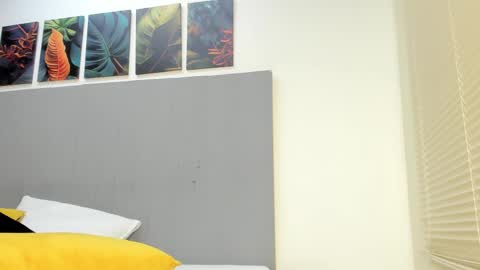 _molly_rosse_ online show from 10/13/25, 12:16