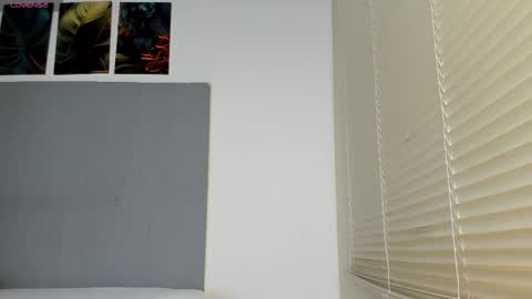 _molly_rosse_ online show from 10/31/25, 11:55