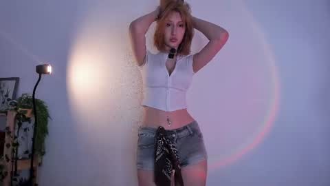 Snapshot of _monnytoon_ chatting on 07/06/26, 01:19 Eva online show from 07/06/26, 01:19