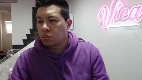 Snapshot of _mr_panda_ chatting on 09/19/25, 12:39 Panda online show from 09/19/25, 12:39