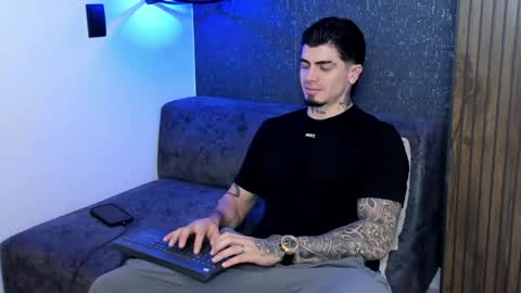 Snapshot of _mrcock_ chatting on 05/26/26, 05:14 _mrcock_ online show from 05/26/26, 05:14