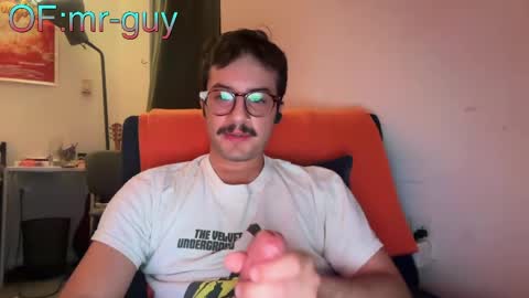 Snapshot of _mrguy_ chatting on 04/09/26, 01:27 _mrguy_ online show from 04/09/26, 01:27