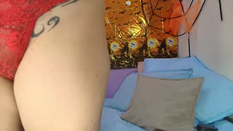 Luna online show from 10/10/25, 11:53