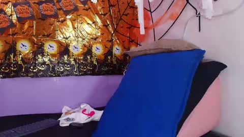 Luna online show from 10/17/25, 11:57