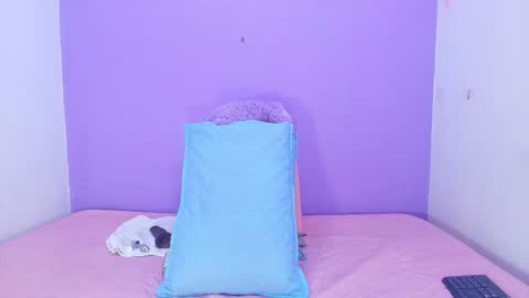 Luna online show from 11/12/25, 11:54