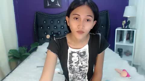 Snapshot of _nakedsabrina chatting on 04/24/26, 05:10 jenny claire online show from 04/24/26, 05:10