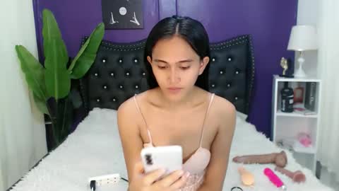 Snapshot of _nakedsabrina chatting on 05/05/26, 05:15 jenny claire online show from 05/05/26, 05:15