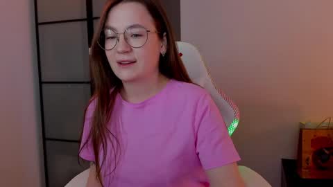 Mia with a big heart  online show from 02/07/25, 03:45