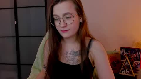 Mia with a big heart  online show from 02/12/25, 03:51