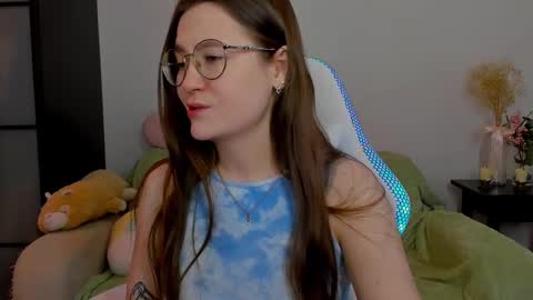 Mia with a big heart  online show from 02/24/25, 05:11