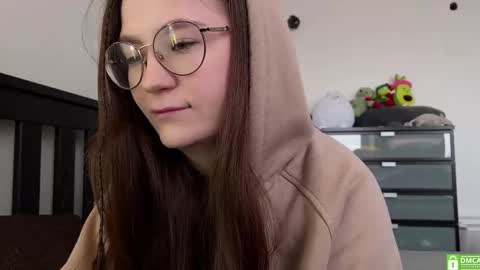 Mia with a big heart  online show from 03/10/25, 03:01