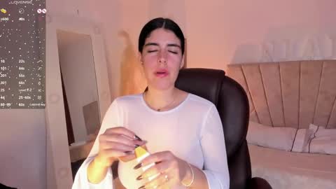 Niah  You can call me Ni or cutie haha online show from 02/10/25, 09:25