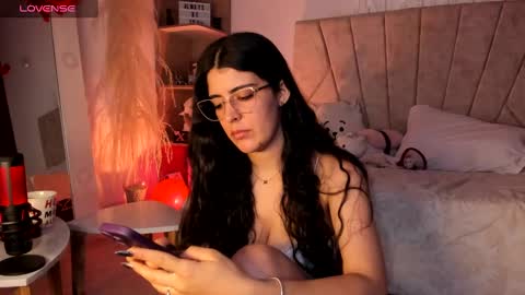 Niah  You can call me Ni or cutie haha online show from 02/18/25, 09:31