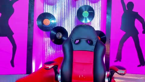 Nicky  Please help me with your thumbs up its importan online show from 04/20/26, 09:05