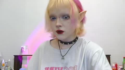 Snapshot of _nicole_meow_ chatting on 11/20/25, 10:09 Nicole online show from 11/20/25, 10:09